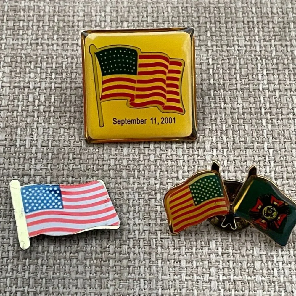 lot of 3 pins US Flag Patriot Pins Vintage Pins
